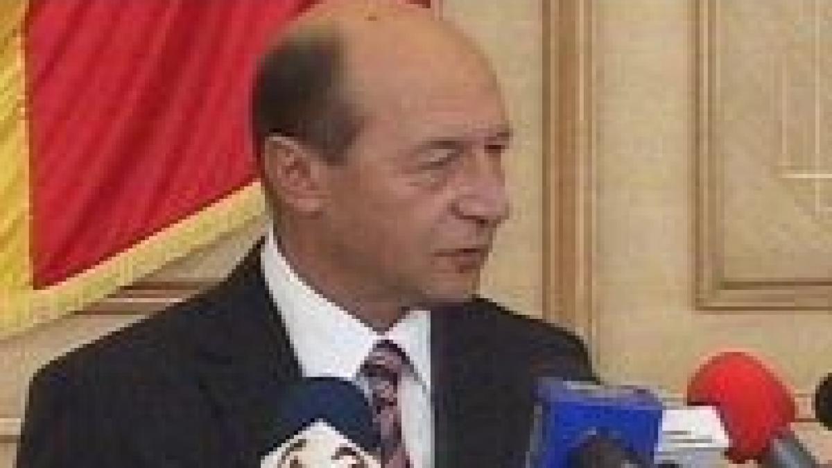 Traian Băsescu i-a invitat pe românii din Spania să se întoarcă în ţară, peste trei ani