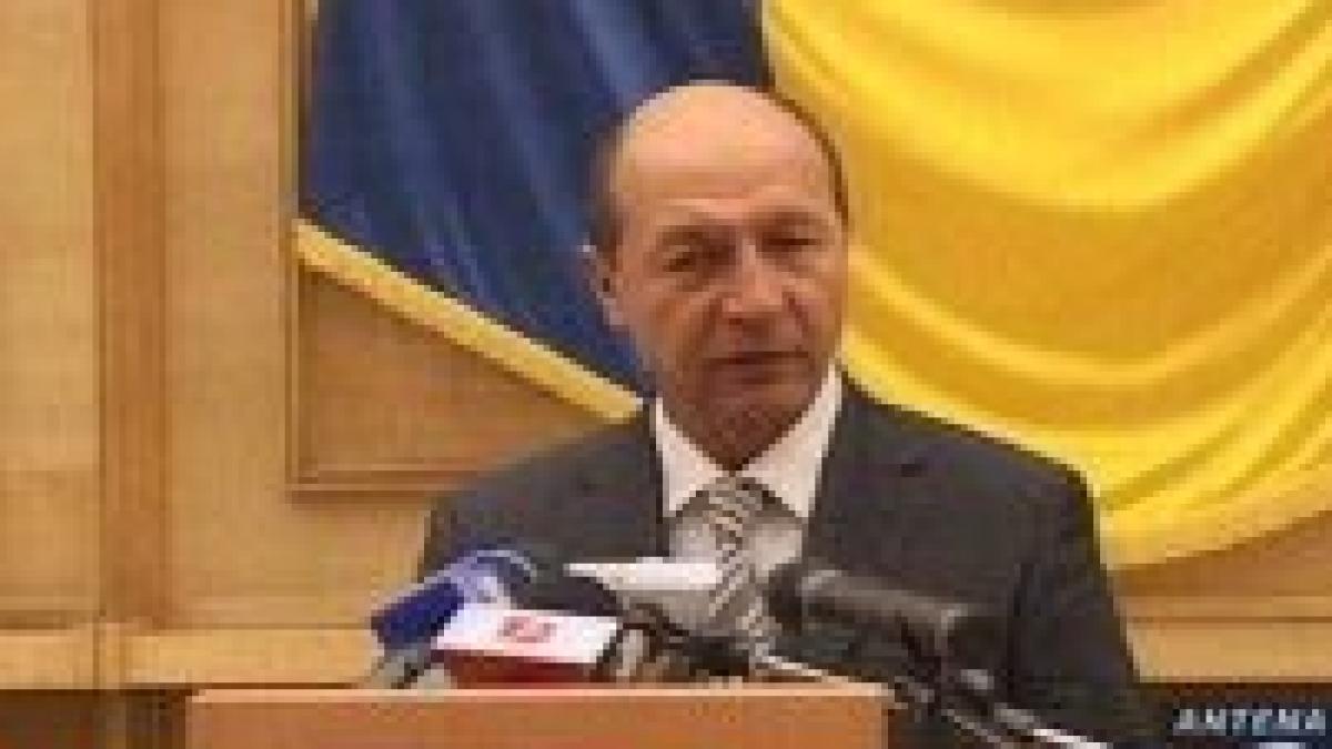 Traian Băsescu susţine că mai mulţi consuli vor fi schimbaţi din funcţie