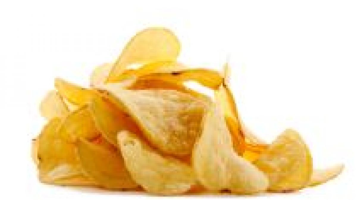 Alimente ucigaşe. Chips-uri cu melamină, la graniţa României