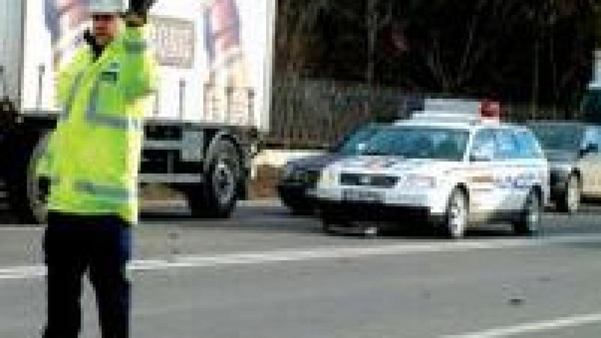 Infotrafic. Doi motociclişti au fost grav răniţi într-un accident din zona Cotroceni a Capitalei