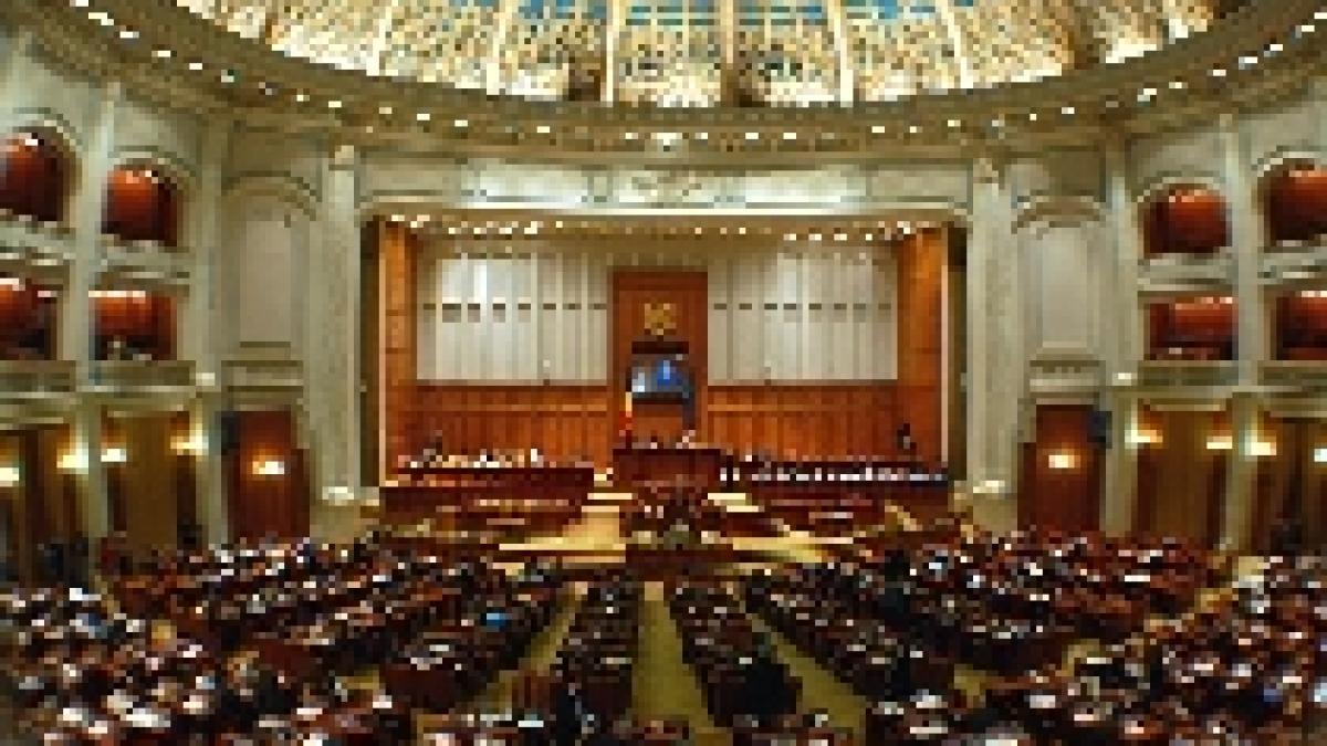 Febra electorală lasă Camera Deputaţilor la cota de avarie