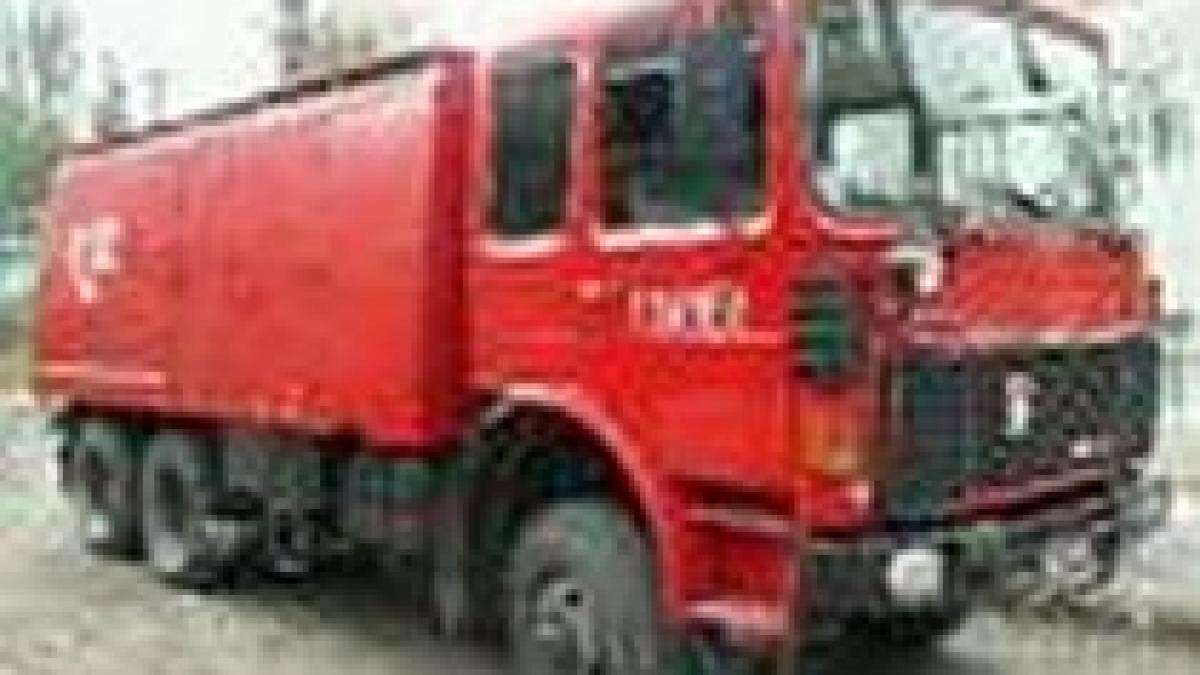 Trei clădiri, afectate de un incendiu izbucnit în centrul vechi al Capitalei