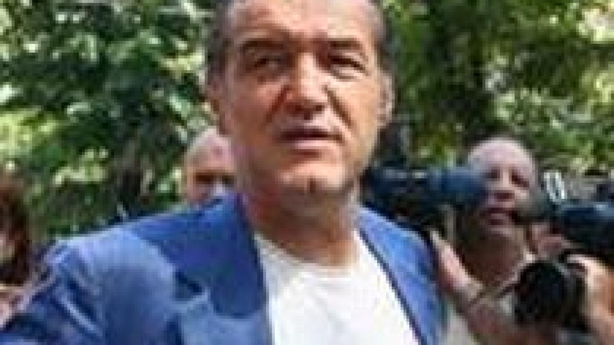 Becali a mers la DNA, ca să nu îl ridice procurorii ca pe Piţurcă: Nici nu am dat mâna cu ei