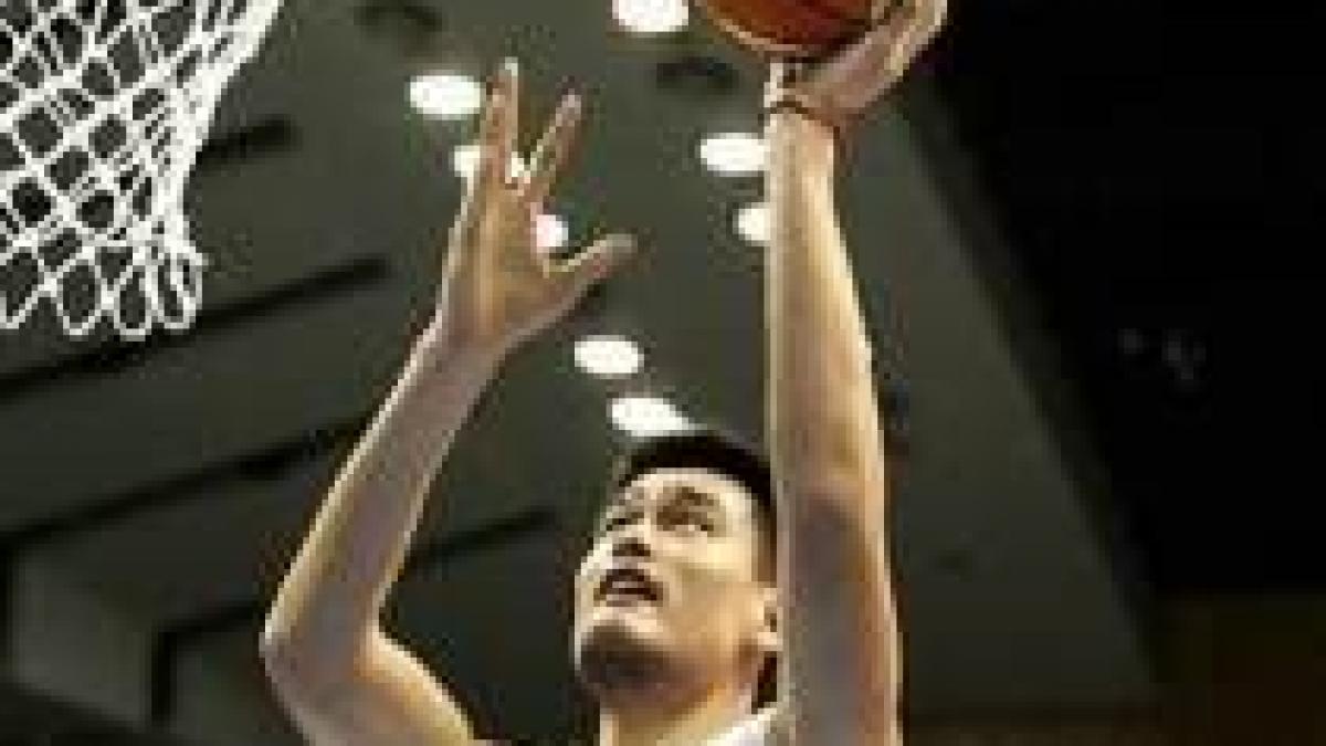 Chinezii pot răsufla uşuraţi. Yao Ming nu se retrage de la naţională