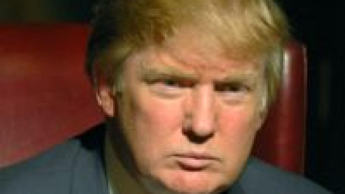 Donal Trump: Criza financiară, prilej de investiţii. Păstraţi-vă lichidităţile!