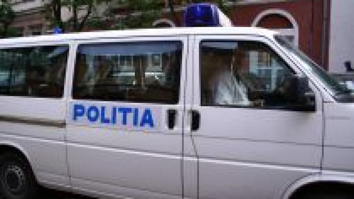 Focuri de armă pe şosele. Împuşcat în cap de poliţişti pentru că nu a oprit maşina