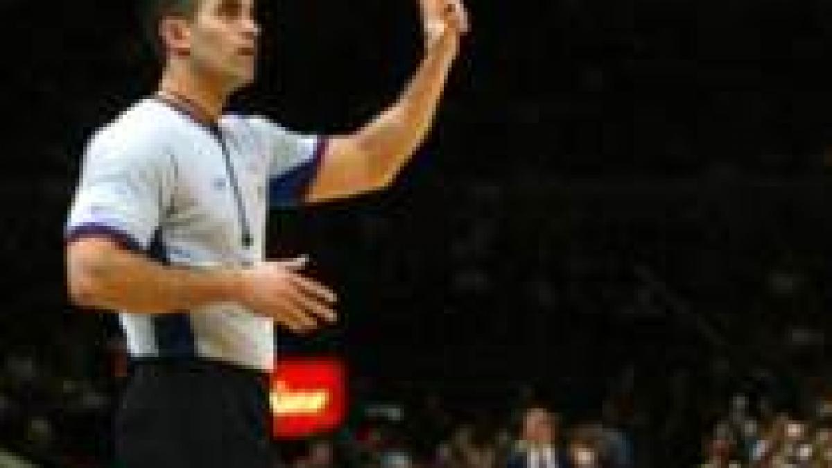 Proba video introdusă în NBA. Arbitrii vor putea revedea faulturile şi greşelile de joc