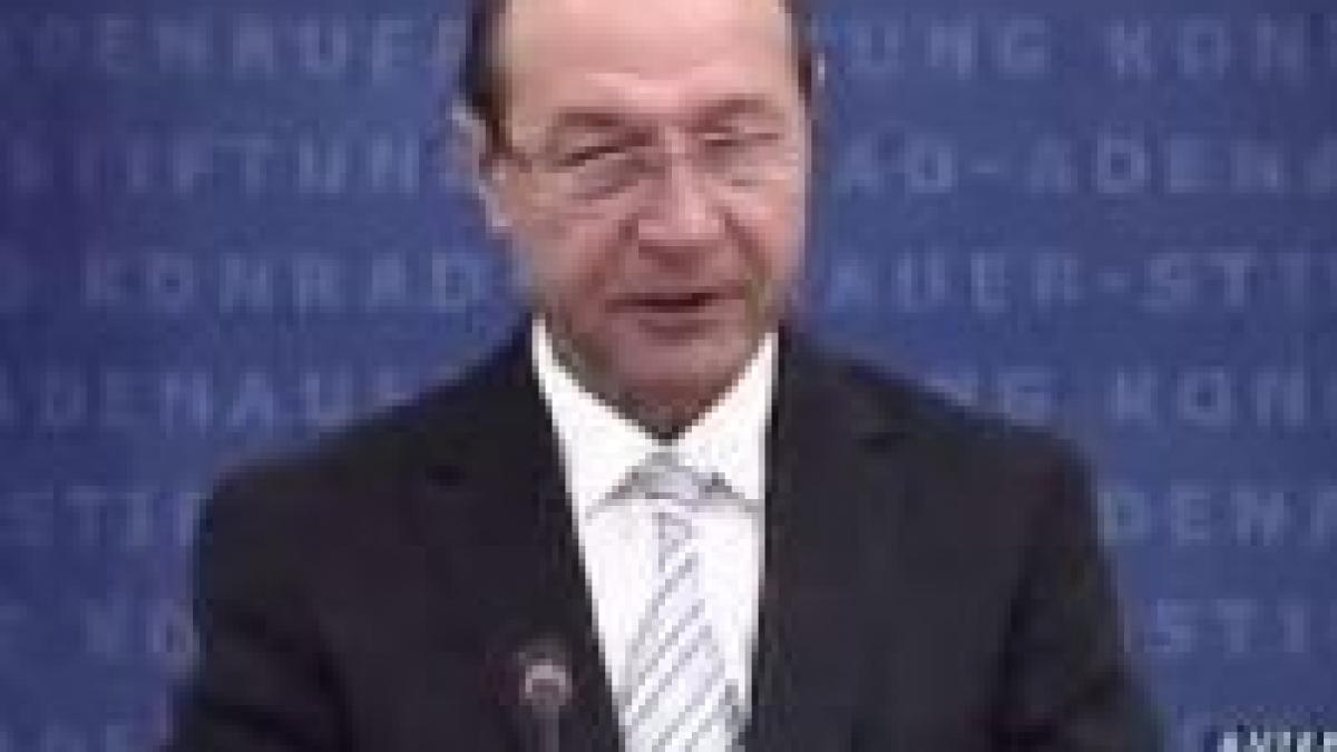 Traian Băsescu a promulgat legea de majorare a pensiilor pentru grupele I şi II de muncă