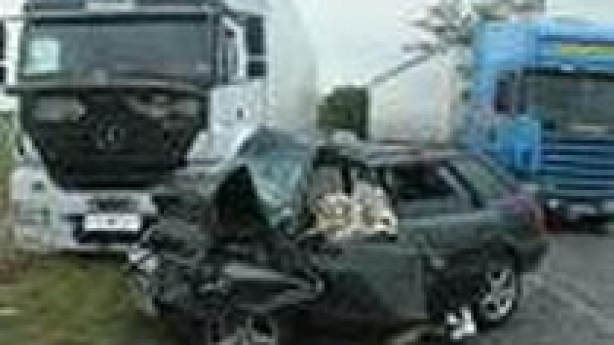 Infotrafic. Un bărbat şi fiul său de 6 ani au murit într-un grav accident rutier din judeţul Argeş