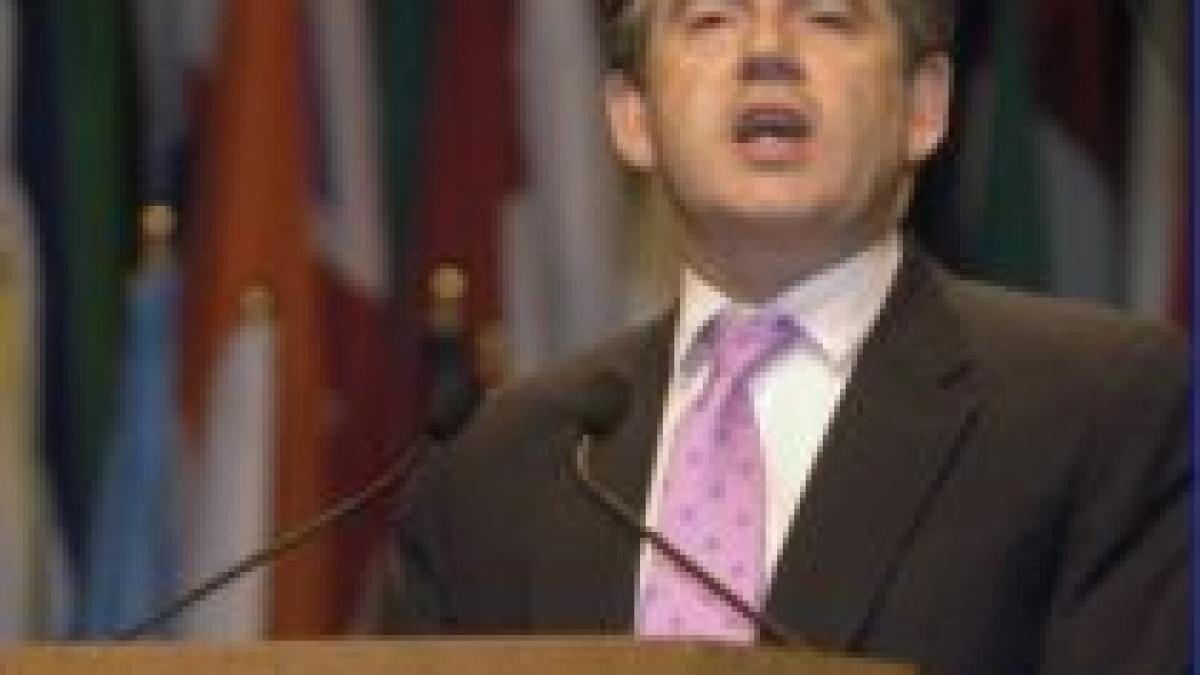 Gordon Brown: Franţa şi Marea Britanie doresc stoparea extinderii crizei în estul Europei 

