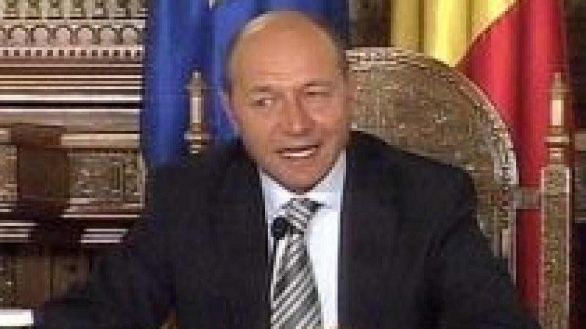 Băsescu cere sindicatelor să amâne grevele până după alegeri. Sindicaliştii refuză