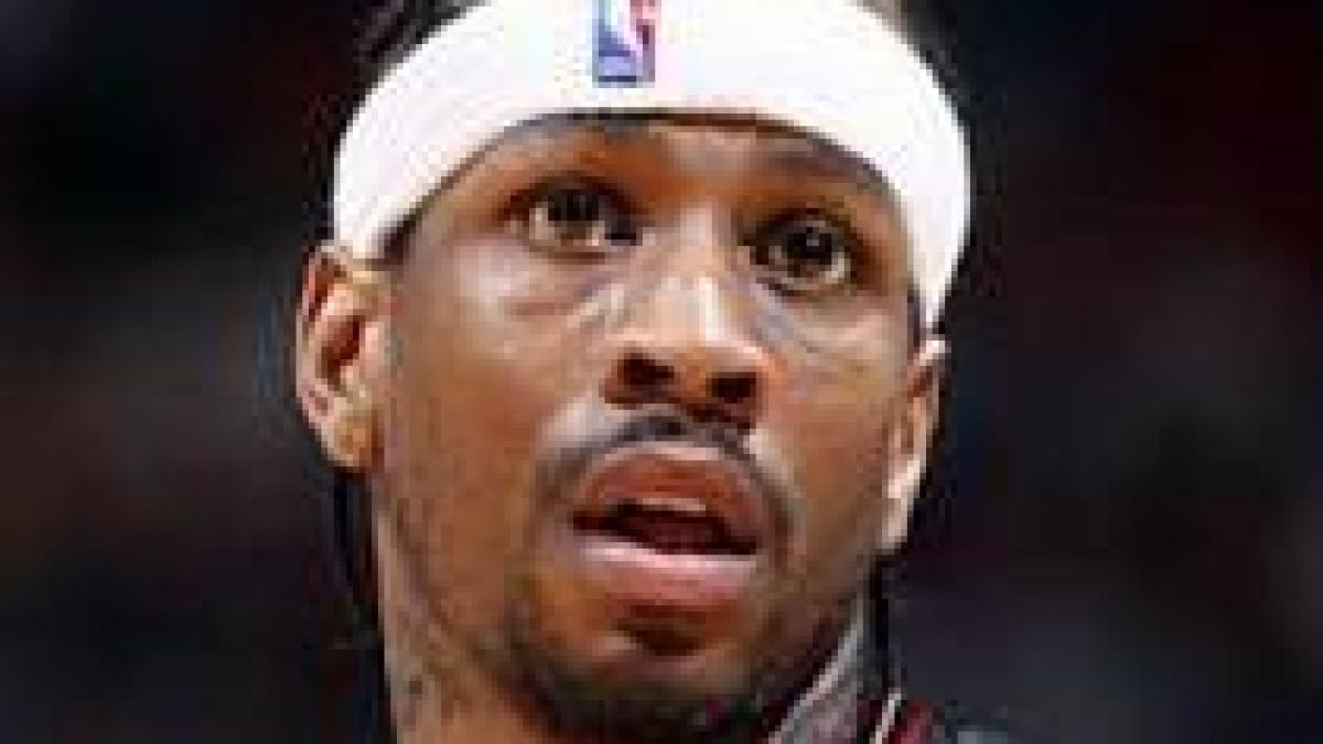 Allen Iverson, transferat la Detroit Pistons pentru mai mulţi jucători