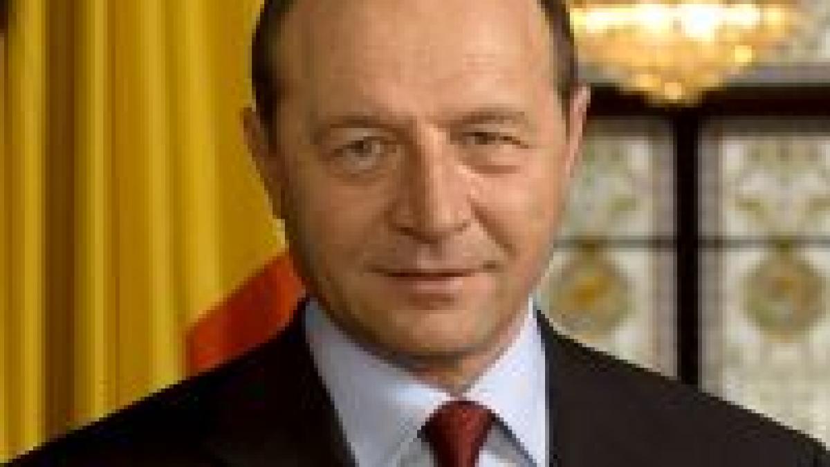 Traian Băsescu, la 57 de ani. Vadim Tudor nu mai e supărat pe el, deşi "l-a mai ars" de câteva ori