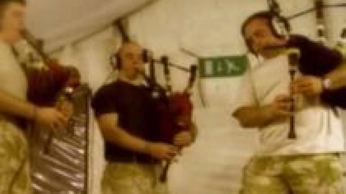 Militari britanici din Irak au înregistrat un album de muzică de cimpoi