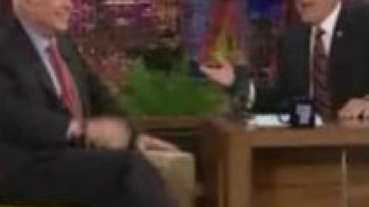 John McCain la Jay Leno: ?De când am pierdut alegerile dorm şi plâng!? (VIDEO)