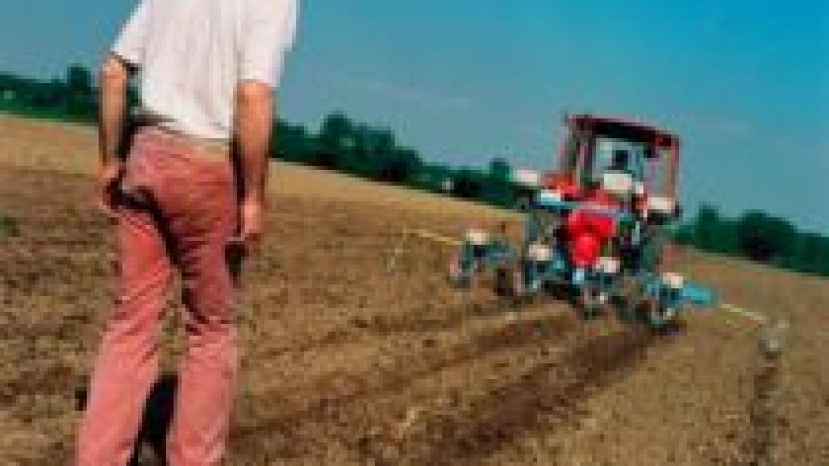 Franţa dă agricultorilor ajutoare de circa 250 milioane euro