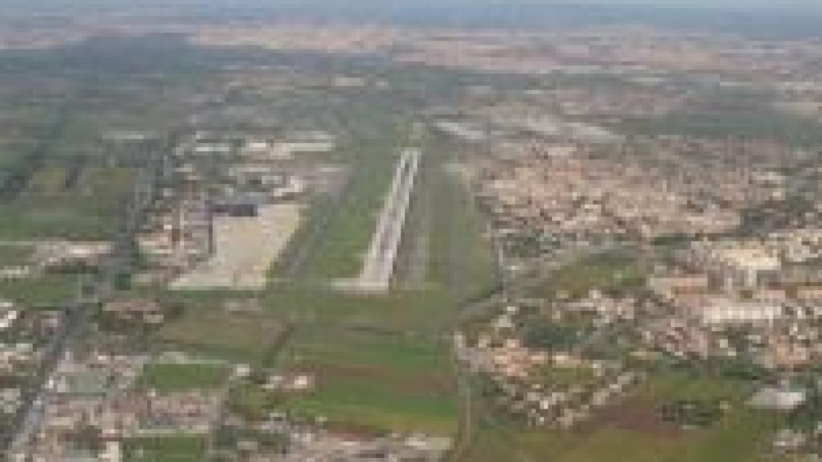 Panică la Roma: Aeroportul Ciampino a fost evacuat din cauza unei alerte cu bombă