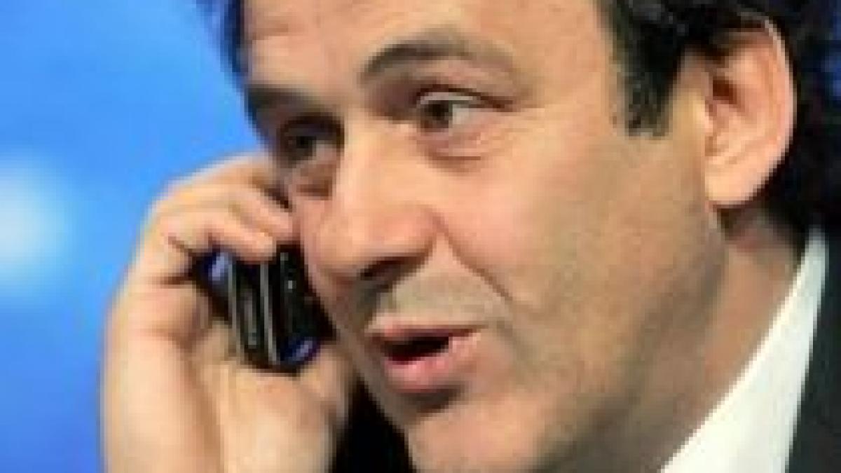 Platini a vizitat şantierul pe care se contruieşte noul stadion Naţional (VIDEO)
