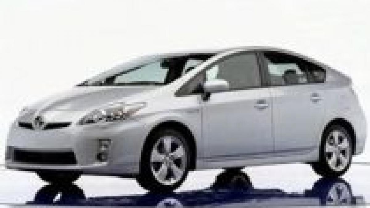 Producţia Toyota Prius, amânată din cauza crizei financiare