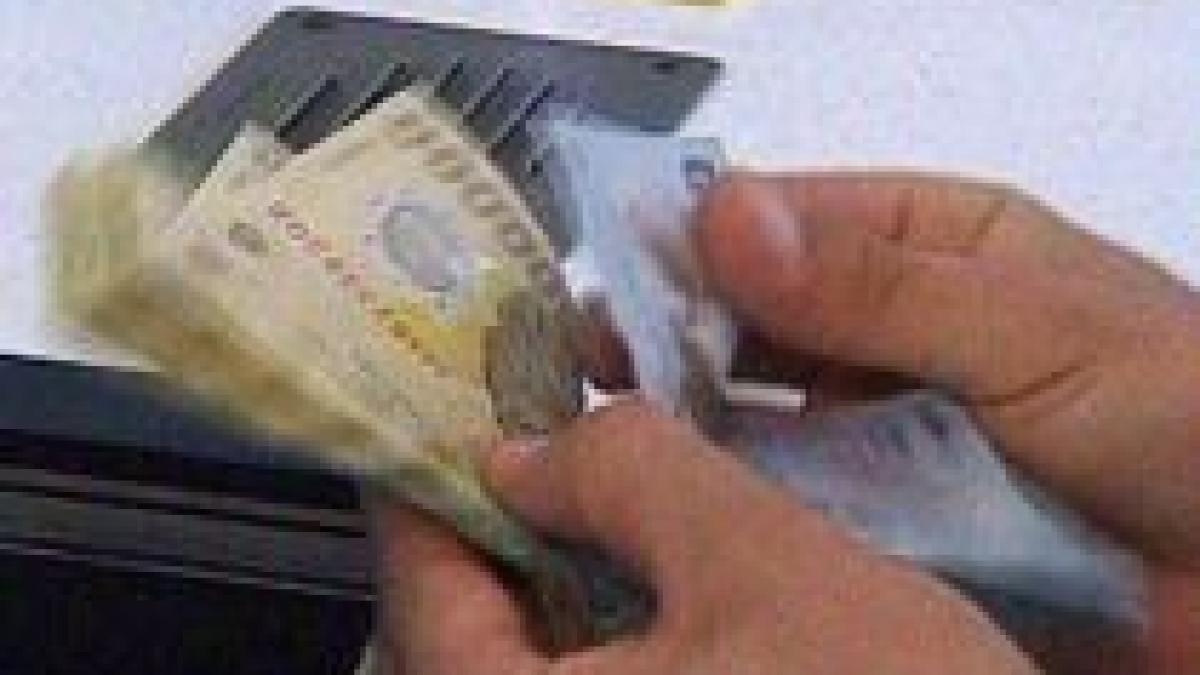 Analiştii financiari avertizează: Românii ar trebui să înveţe să economisească