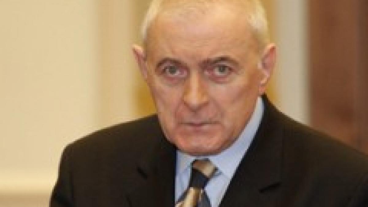 Adrian Vasilescu: ANPC să sanc&#539;ioneze băncile care plătesc 10% la depozite şi cer dobânzi de 35% la credite