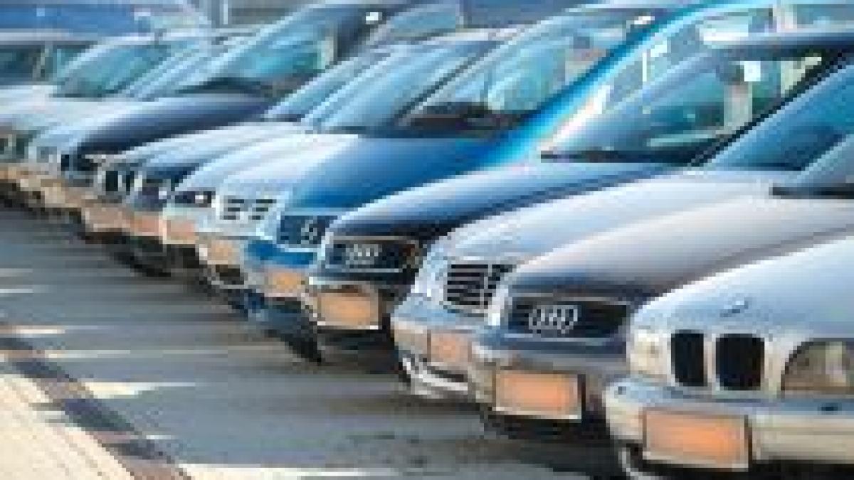 Vânzările de maşini second-hand au scăzut în ultima lună cu 50%