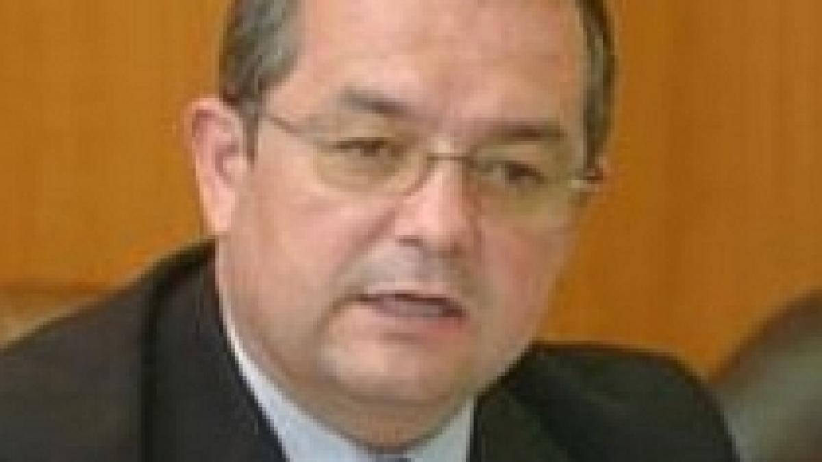 Emil Boc în sectorul lui Vanghelie. Vizită electorală în ghetou