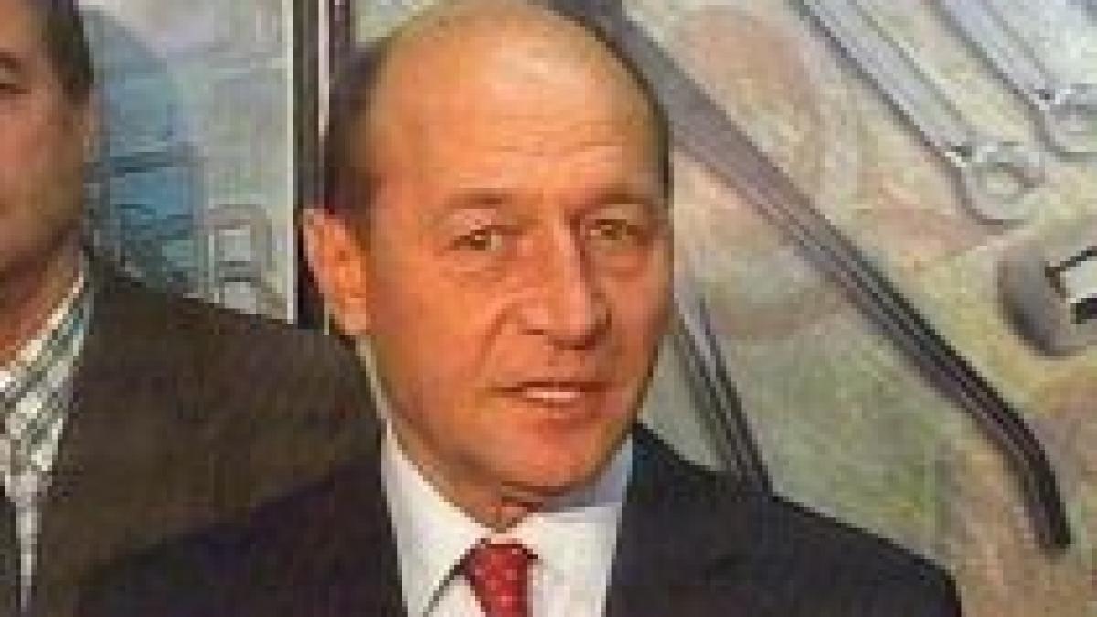 Băsescu, la combinatul Mechel: Compania necesită credite de producţie
