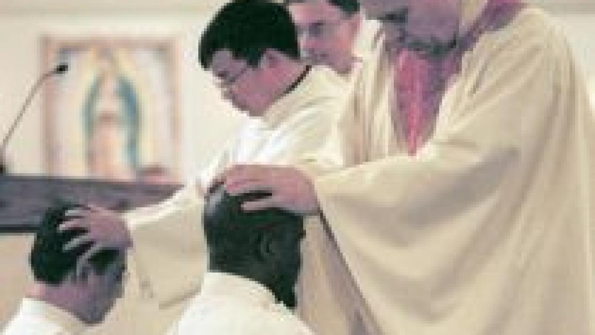 Preoţii pedofili de la Vatican pot fi urmăriţi în instanţă