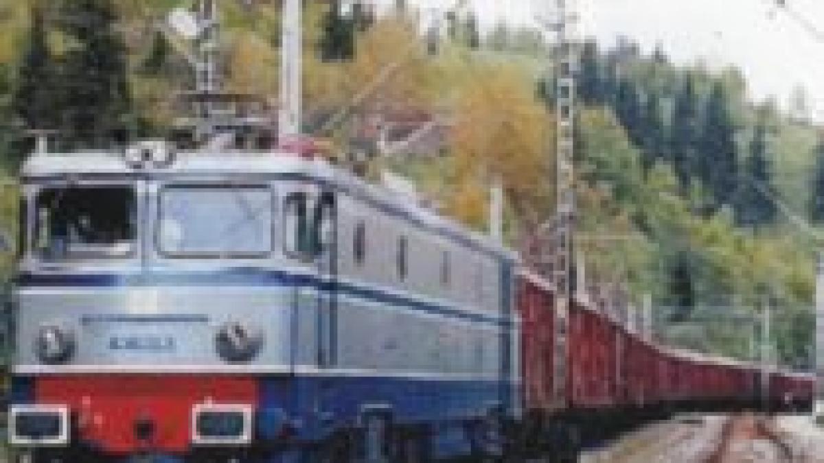 Traficul feroviar între Moldova şi Ardeal reluat. Trenurile ajung cu întârziere