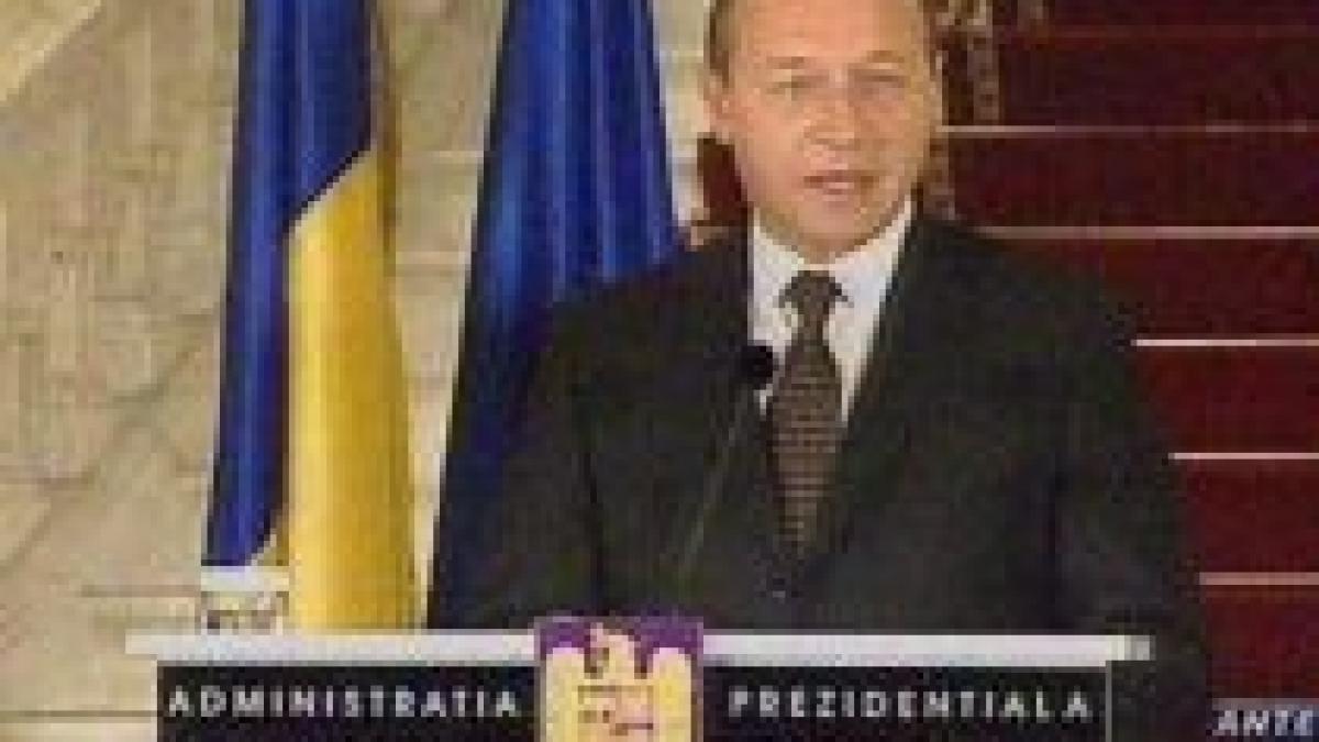 Băsescu: Îi rog pe români să meargă la vot