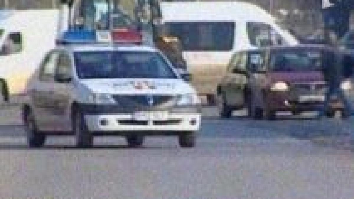 Bucureşti. Doi agenţi de la secţia 13, prinşi în flagrant în timp ce luau mită