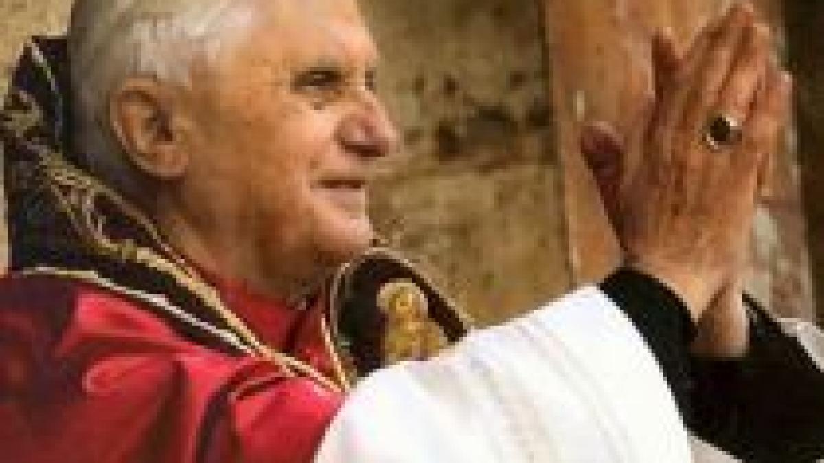 Vatican: Telefoanele mobile şi tehnologia dăunează sufletului 