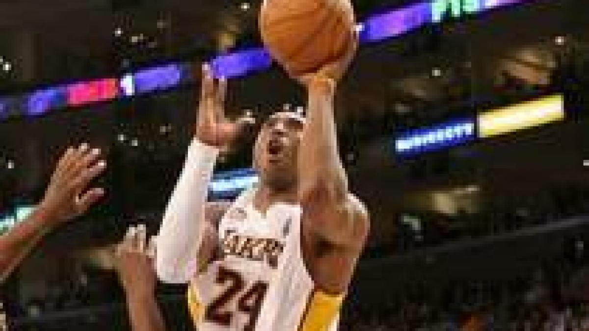 Lakers ? Raptors 112-99. Kobe a ratat de puţin doborârea unui record (VIDEO)