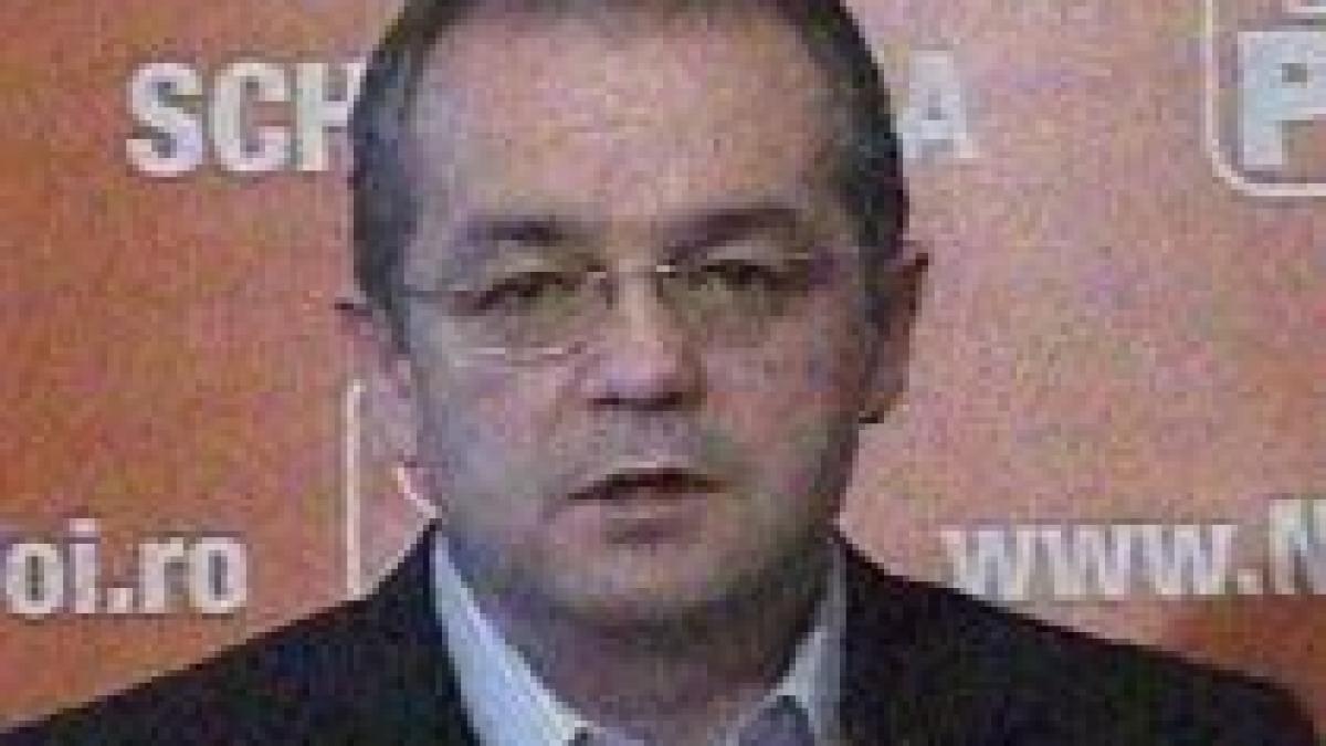 Boc: "Preşedintele Băsescu va decide funcţia de premier." PNL, cu un picior în opoziţie 