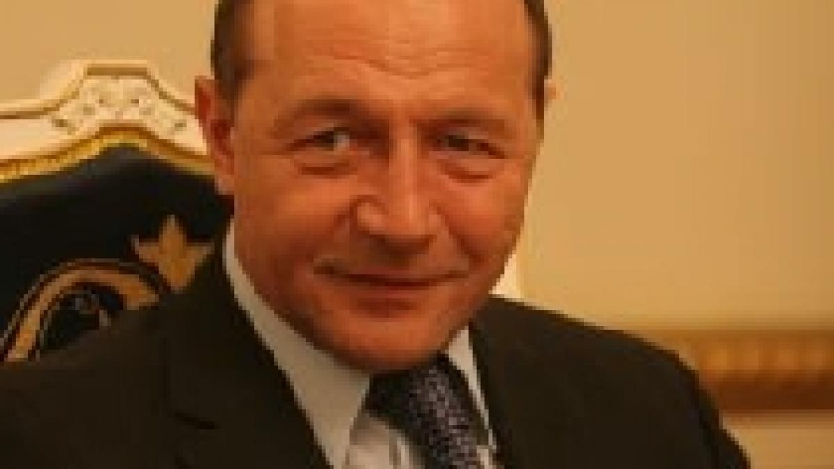 Băsescu mizează pe un guvern PD-L minoritar. PSD şi PNL, între guvernare şi opoziţie