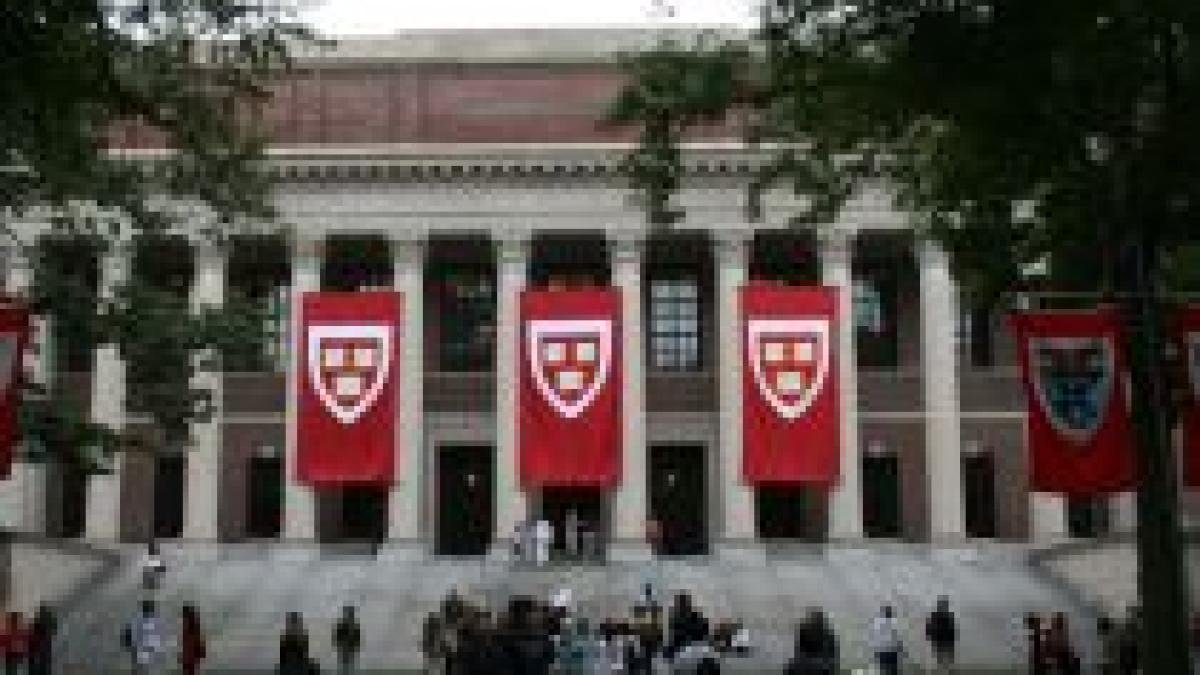 Criza a lovit şi Universitatea Harvard - a pierdut 8 miliarde dolari din fondul său de investiţii 