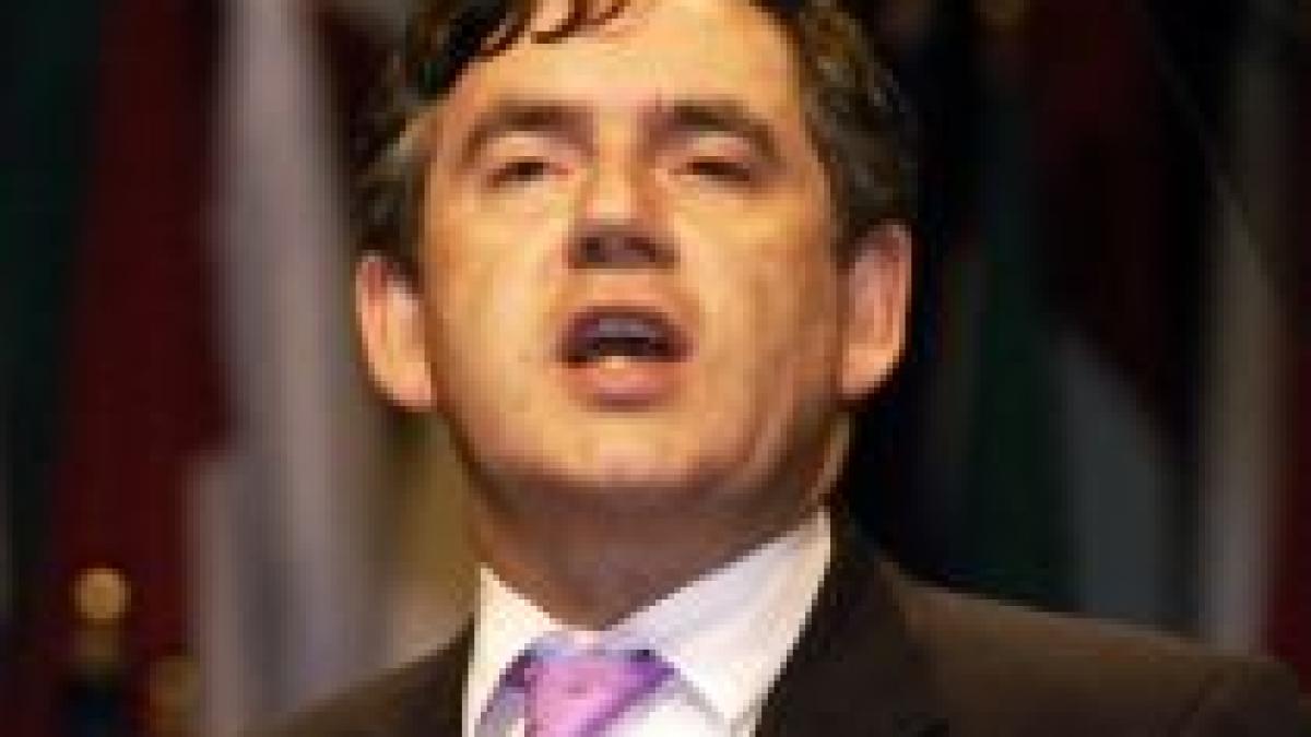 Gafă la nivel înalt: Premierul britanic Gordon Brown susţine că a salvat lumea (VIDEO)