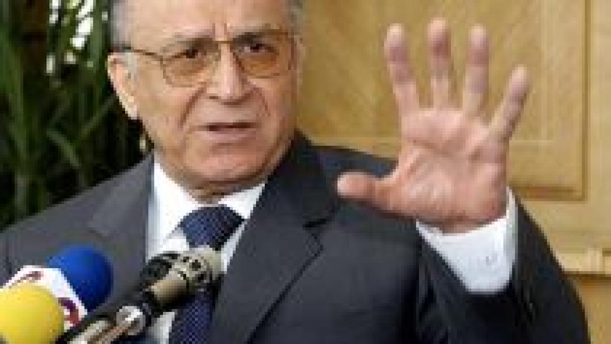 Ion Iliescu se teme de ?lupul? Băsescu, dar îşi atacă şi colegii de partid pentru că ?au intrat în pădure?

