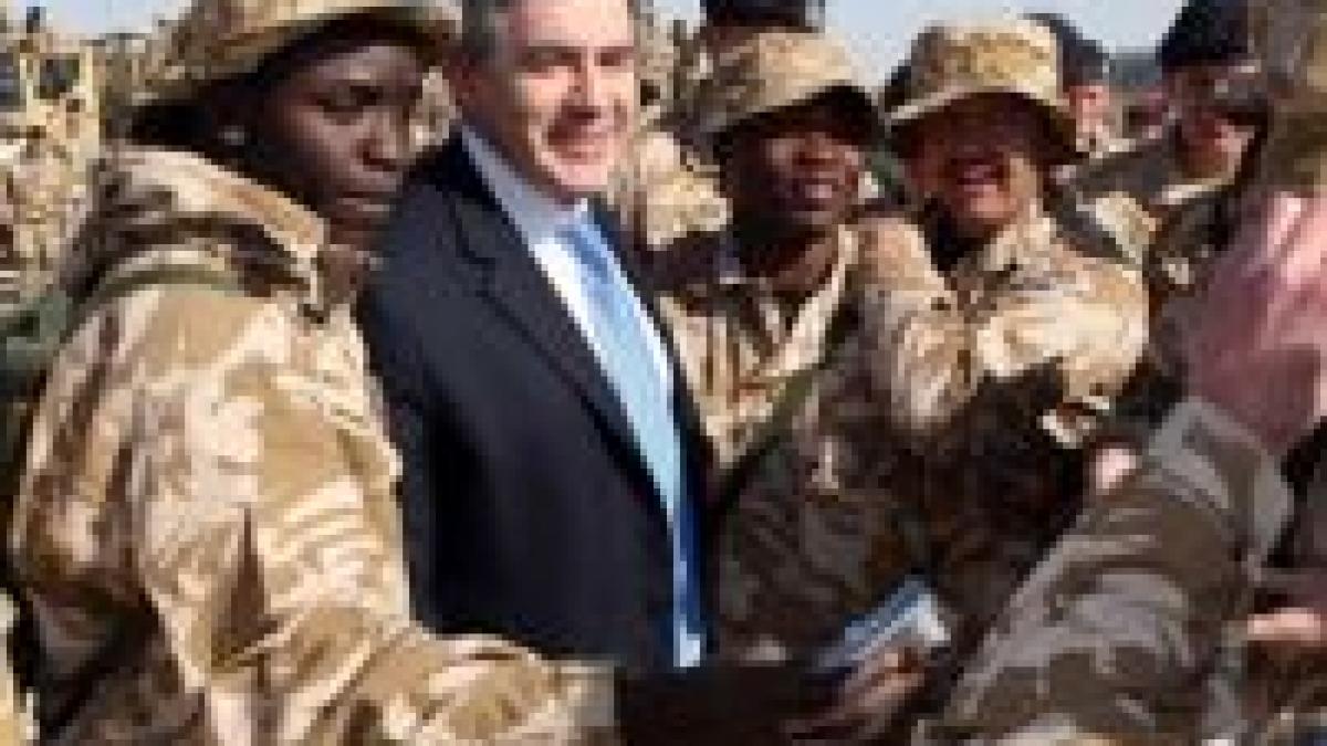 Gordon Brown, vizită surpriză în Afganistan 