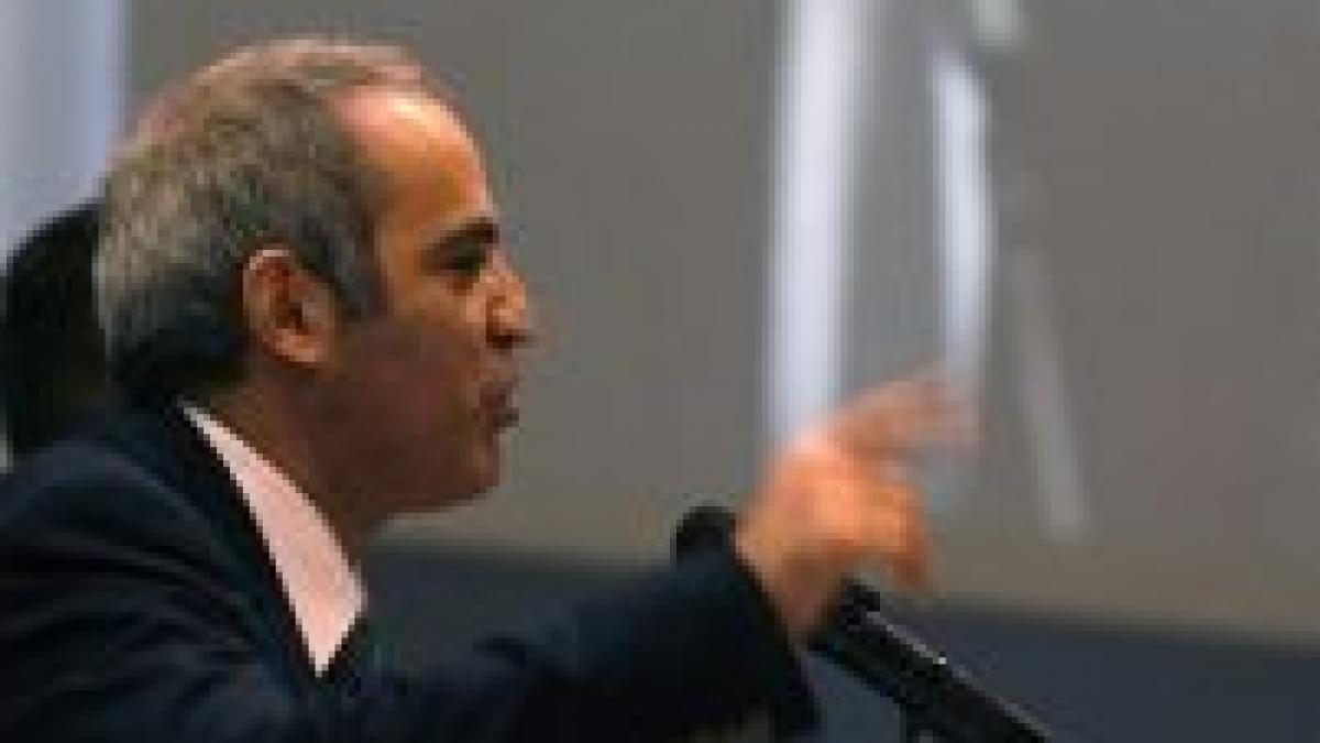 Kasparov a înfiinţat o nouă mişcare de opoziţie în Rusia