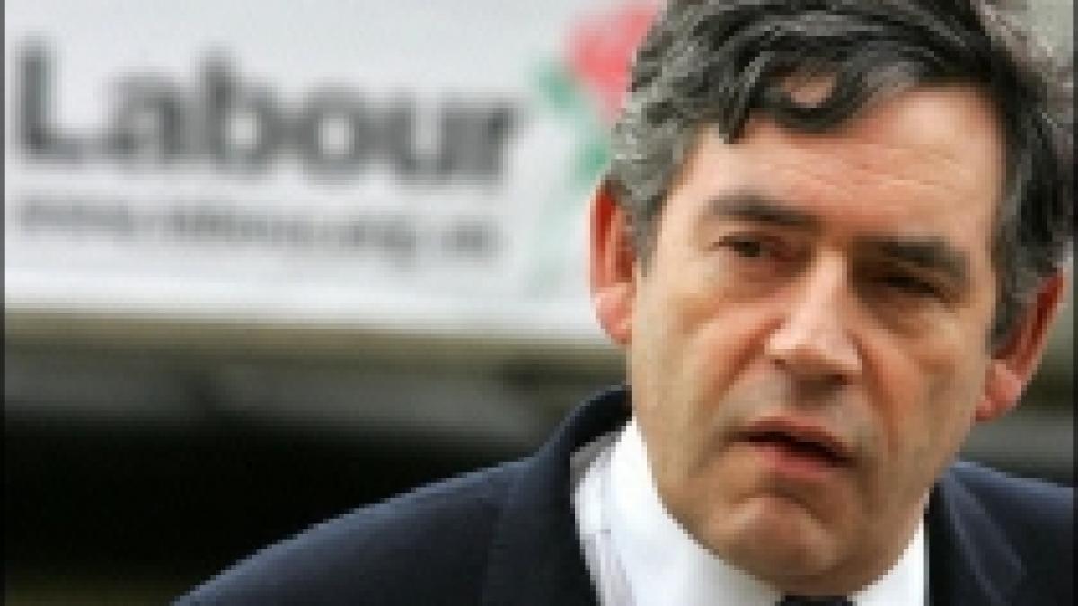 Gordon Brown vrea să refuze cererea lui Obama de a trimite 2.000 de militari în Afganistan