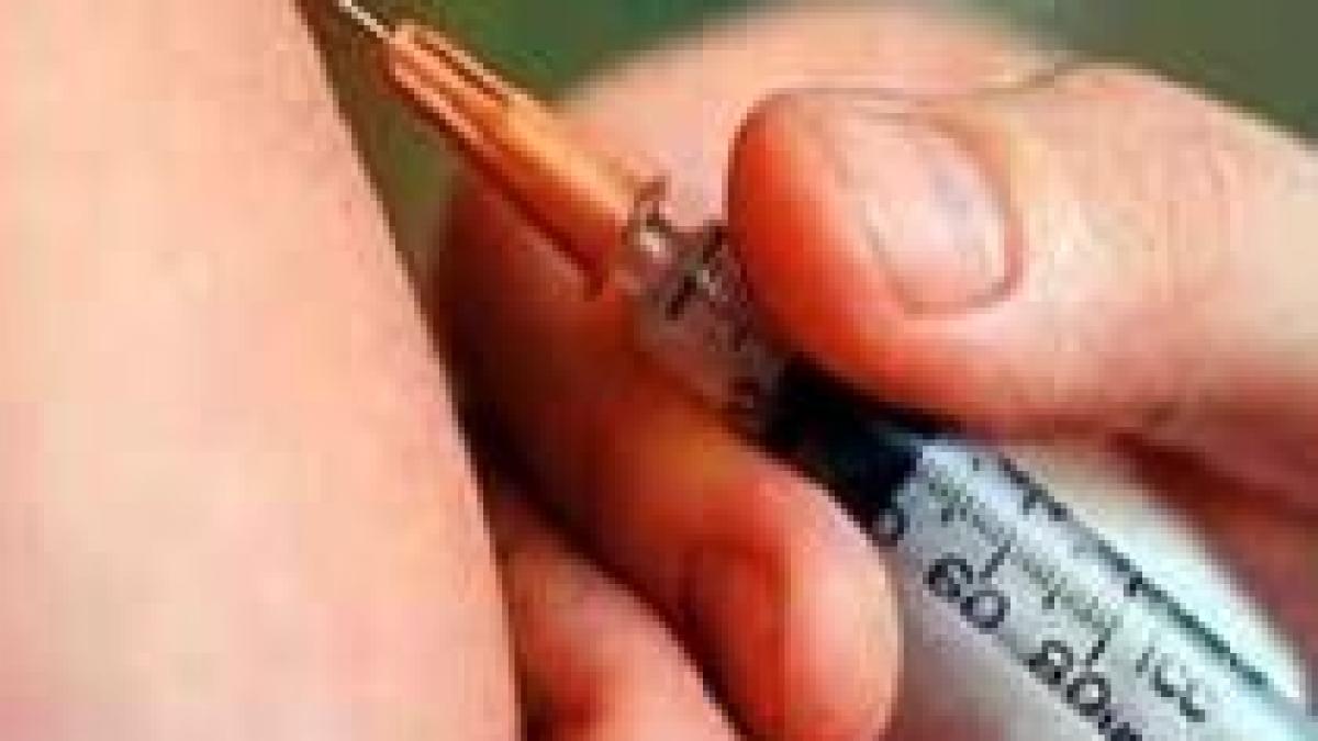 Fetiţă din Marea Britanie, paralizată de vaccinul împotriva cancerului de col uterin 