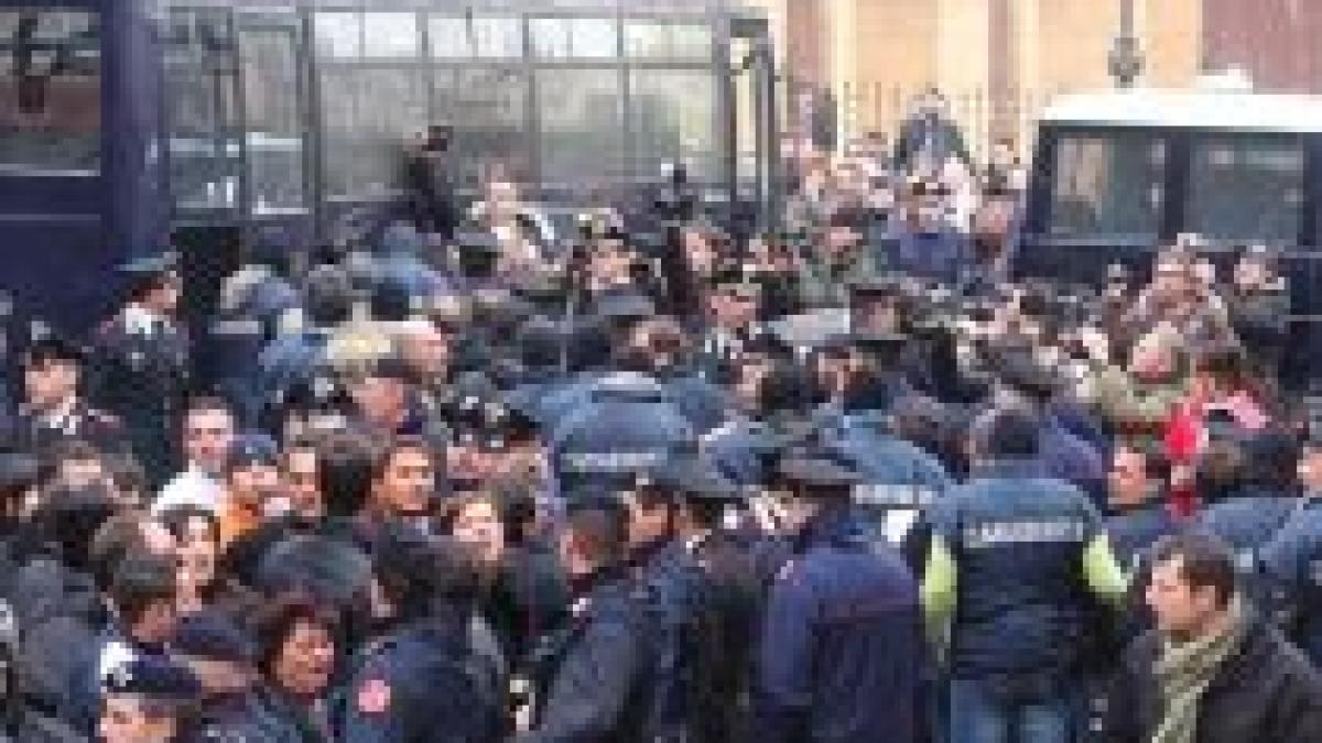 Italia arestează 100 de membri ai Mafiei 

