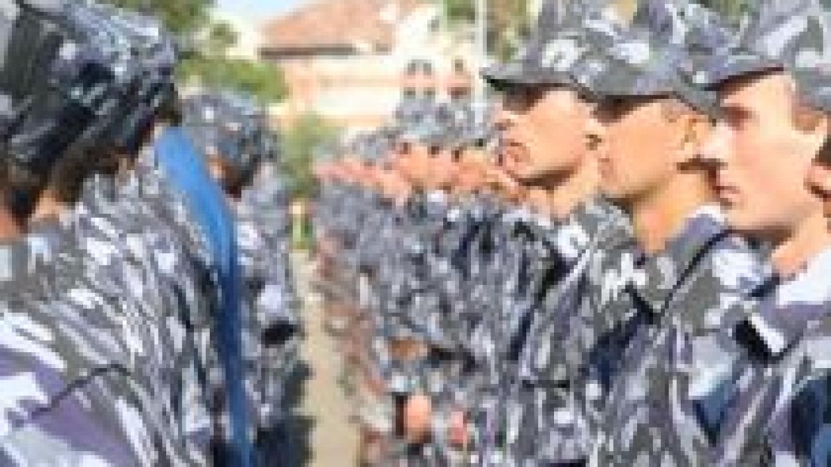 De sărbători, 30.000 de poliţişti şi 7.000 de jandarmi vor asigura liniştea publică
