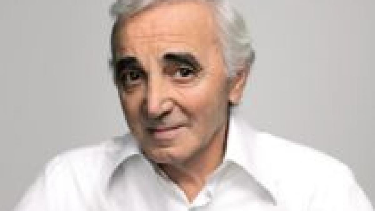 Cântăreţul Charles Aznavour a primit cetăţenia armeană