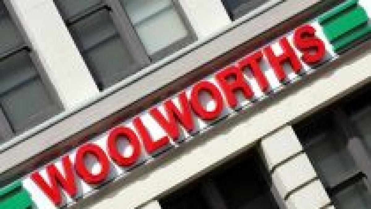 Reţeaua de magazine Woolworths a închis primele 200 de unităţi