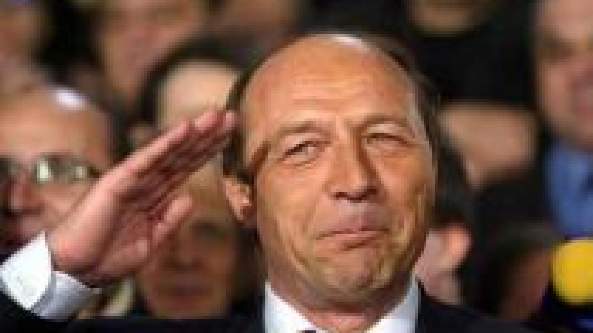 Revelion: Băsescu la Bra&#537;ov, Bucure&#537;tiul lăsat pe mâna lui Oprescu 
