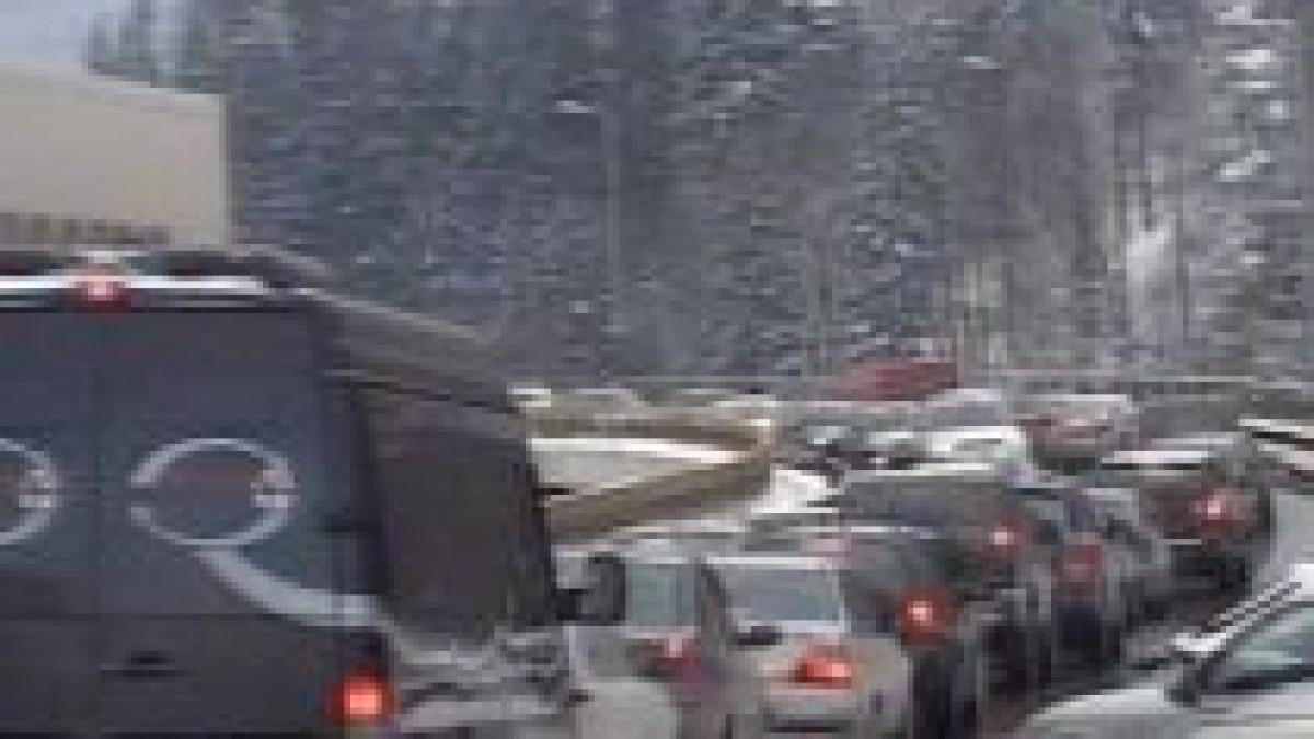 Bucureştenii se întorc de la munte. Trafic aglomerat pe DN1, pe Valea Prahovei şi la intrarea în Capitală