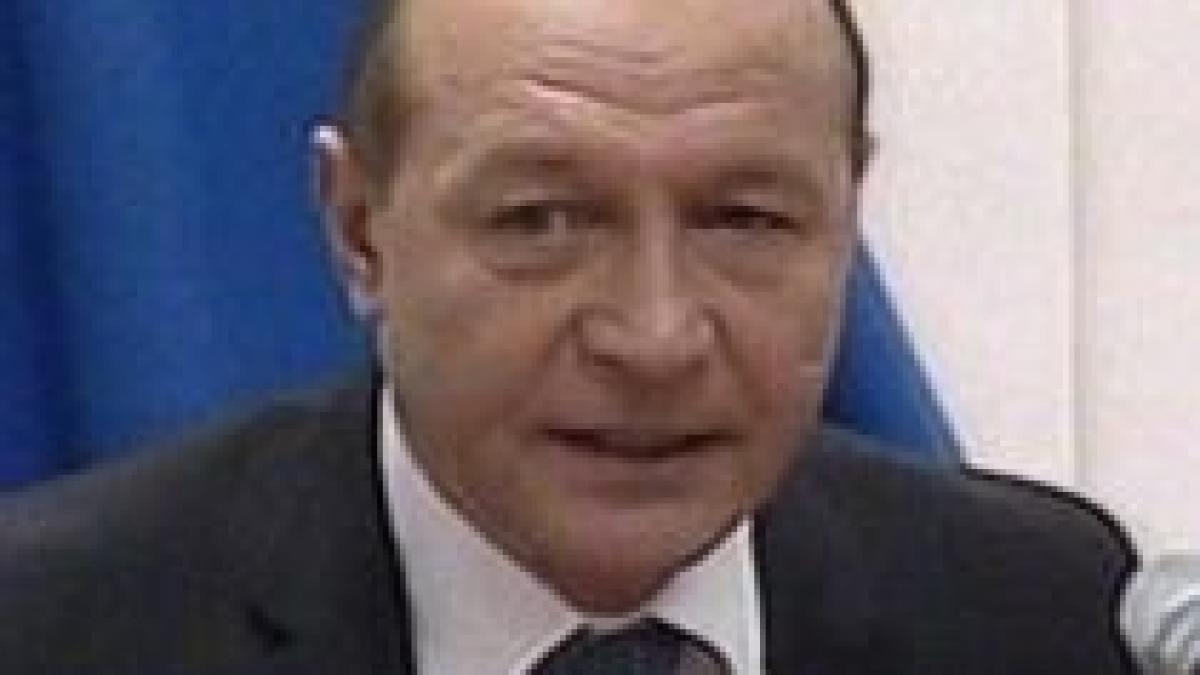 Băsescu: Ordonanţa care interzice cumulul salariului cu pensia este constituţională